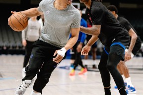 爱游戏网址冲刺阶段体能课后；洛杉矶快船刷新队史纪录备战NBA季后赛；更衣室稳定；数据趋势出现新变化的简单介绍